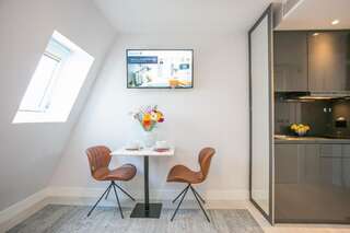 Апарт-отели Grafton Street Studios by City Break Apartments Дублин Номер-студио в мансарде-15